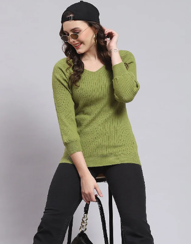 Women Green Solid V Neck 3/4 Sleeve Sweater